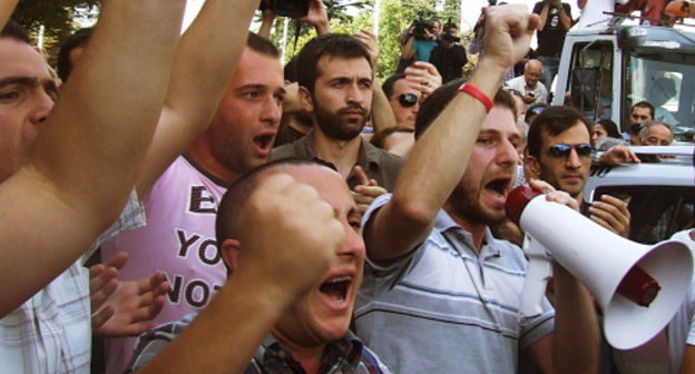 Protest action against humiliation and abuse of prisoners in Gldani Prison, Tbilisi, September 19, 2012. Photo by Edita Badasyan for the "Caucasian Knot"