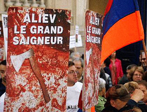 Protest in front of the Azerbaijani Embassy in Paris, organized by the Coordination Council of Armenian Organizations in France, September 18, 2012. Courtesy of http://www.yerkramas.org