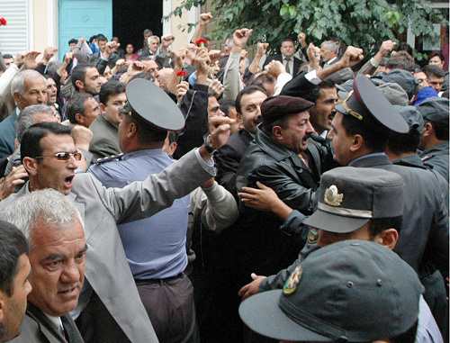 Dispersal of opposition's non-sanctioned pre-election protest action in "Sakhil" Park in central Baku; October 9, 2005. Courtesy of the "Trend.az"