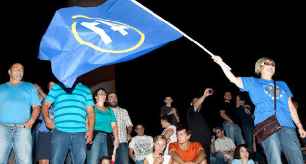 Jubilant supporters of the "Georgian Dream"; Tbilisi, October 2, 2012. Photo by Aziz Karimov for the "Caucasian Knot"