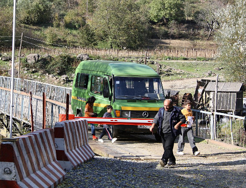 Section of Georgian-Ossetian border near the checkpoint of Karzman. Map: http://osradio.ru