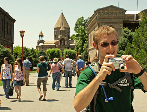 Tourists in Yerevan, Armenia. Photo by Kayla Sawyer, http://www.flickr.com/photos/ksawyer