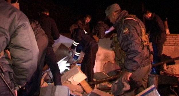 At the Chermen checkpoint after the suicide bomber's explosion. North Ossetia, September 23, 2012. Photo by the press-service of the Ministry of Internal Affairs in the Republic of North Ossetia-Alania, http://15.mvd.ru