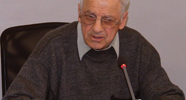 Roman Finn presents his book “Georgia Salvaged”. Tbilisi, March 21, 2013. Photo by Edita Badasyan for the "Caucasian Knot"