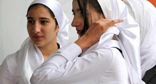 Girls-pupils of the high school girl school named after Hussein Isaev in the Itum-Kale District of Chechnya. Courtesy of the http://www.itumkali.com