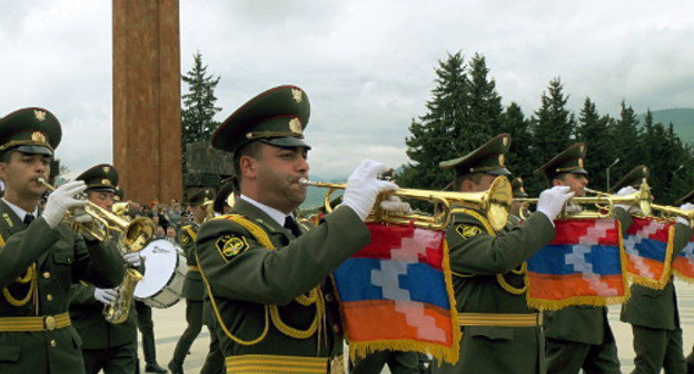 Military brass orchestra of the Defence Army at the holiday; Nagorno-Karabakh, Stepanakert, May 9, 2013. Photo by Alvard Grigoryan for the "Caucasian Knot"