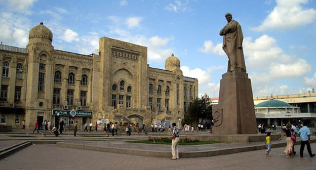 Azerbaijan, Baku. Photo by www.flickr.com/photos/gogap