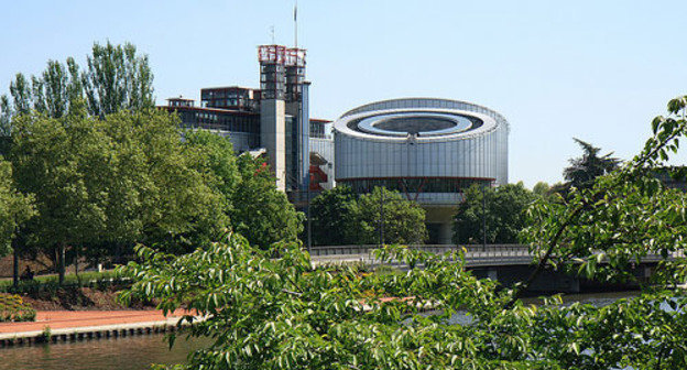 European Court. Source: http://flickr.com/photos/33784579@N05