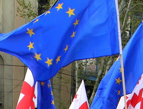 Flags of the EU and Georgia, Tbilisi, April 2013. Photo by Beslan Kmuzov for the ‘Caucasian Knot’.  