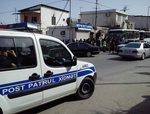 Police squads near the School No. 173 in Yasamal District of Baku. March 9, 2014. Photo by Kyamal Ali for the ‘Caucasian Knot’. 