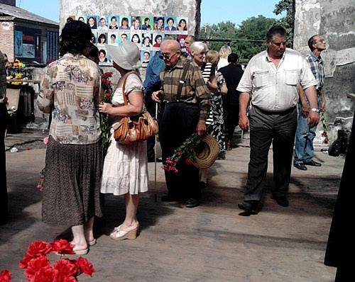 Beslan, school №1, September 1, 2009. Photo of "Caucasian Knot"