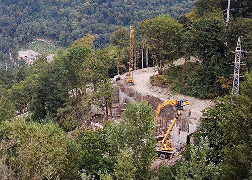 Construction of the joint highway "Adler - Krasnaya Polyana" by JSC "RZD". Photo by the "Caucasian Knot"