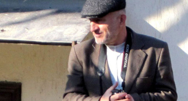 Akhmednabi Akhmednabiyev at the protest action in the village of Gymry, Untsukul District, Dagestan, 2012. Photo by Gamzat Izudinov. 