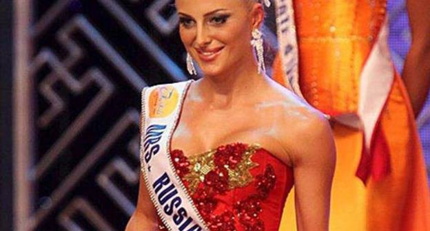 Victoria Radochinskaya, the citizen of Rostov-on-Don, the winner of “Mrs of the World - 2009”. Vung Tau, November 22, 2009. Photo by www.peru.com