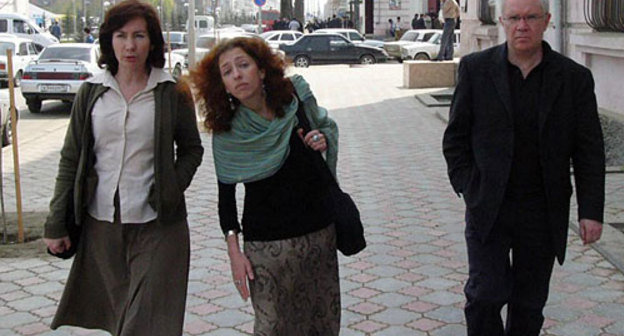 Natasha Estemirova (left) and Tanya Lokshina (right). Photo by http://picasaweb.google.ru/averh.sova