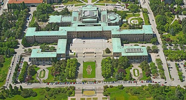 Ankara, Turkish Parliament Building. Photo by http://ru.wikipedia.org