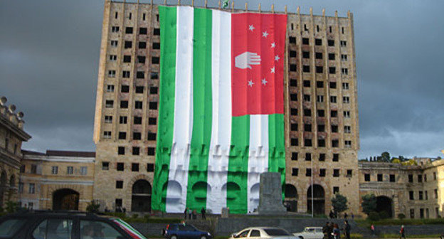 Sukhumi, the former building of Abkhazian Counsil of Ministers. Photo by the "Caucasian Knot"