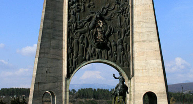 Georgia, Kutaisi, Memorial of Glory. March 2008. Photo by www.panoramio.com/photo/8924404