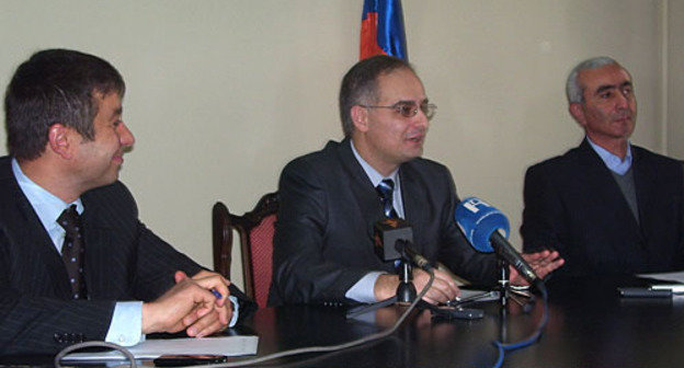 Photograph taken on the conference on the 28th of December, from left to right: Vladimir Karapetyan, Levon Zurabyan and David Matevosyan. Photo by the "Caucasian Knot"