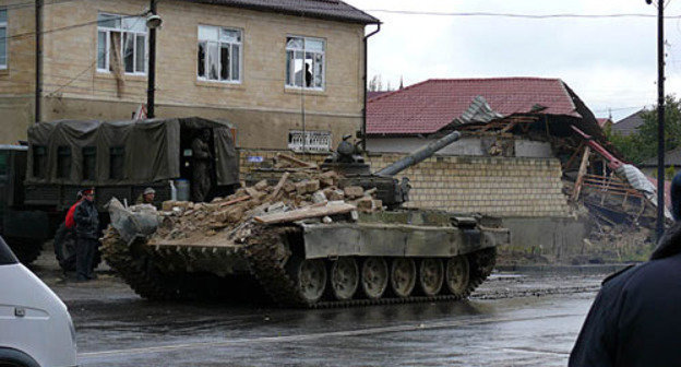 Dagestan, Makhachkala. Storming the building on the Tankaev street. Photo by the "Caucasian Knot"