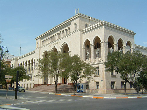 Azerbaijan, Baku. National Library. Photo by http://en.wikipedia.org