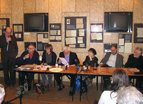 The Andrey Sakharov Award "For the journalism as an action", 2008. Moscow, the Andrey Sakharov Museum and Public center. Panel of judges from left to right: Y.V.Samodurov, B.V.Dubin, Pilar Bonet ("El Pais" correspondent in Russia), A.K.Simonov, E.N.Goryukhina, A.B.Pankin ("Strategy and practice of publishing" cheif editor), Peter Vins - the award founder. Photo by "Caucasian Knot".