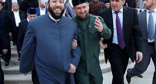 Ramzan Kadyrov ( In the centre ). Photo by www.chechnyafree.ru