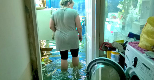 Natalia Kalinovskaya, chair of the self-government unit named "Psou", in the courtyard of her house, Sochi, June 26, 2015. Photo by Anna Gritsevich for the ‘Caucasian Knot’. 