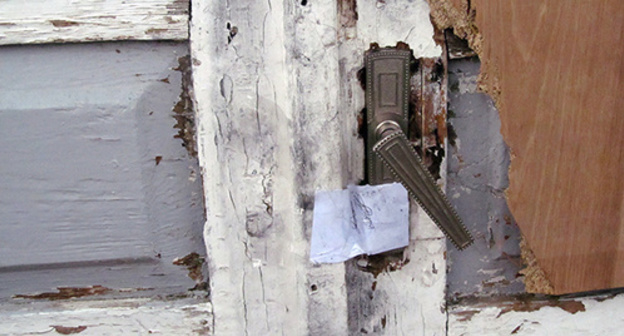 Door of the Avetisyan family’s house, Gyumri, January 14, 2015. Photo by Tigran Petrosyan for the ‘Caucasian Knot’. 