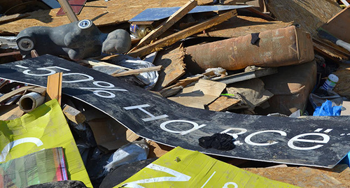 Garbage dump in Dagomys, opposite Infectious Diseases Hospital situated on the river bank. Photo by Svetlana Kravchenko for the ‘Caucasian Knot’. 