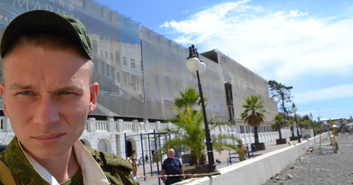 Serviceman at the municipal beach in Sochi, August 2015. Photo by Svetlana Kravchenko for the ‘Caucasian Knot’. 