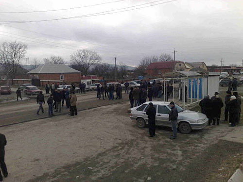 Spontaneous rally in Ingushetia on kidnapping of Mikail Pliev. Plievskiy Municipal District. March 6, 2010. Photo by the "Caucasian Knot"