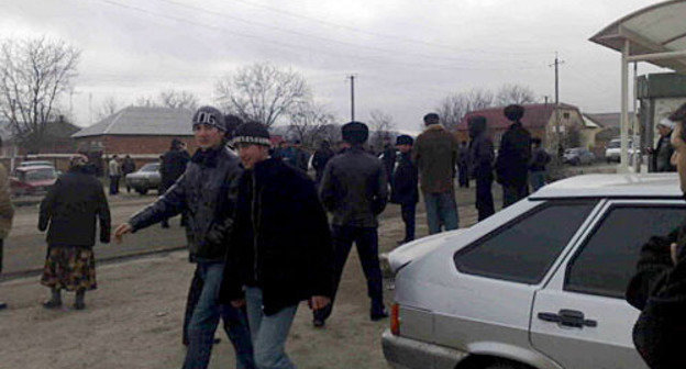 Spontaneous rally in Ingushetia on kidnapping of Mikail Pliev. Plievskiy Municipal District. March 6, 2010. Photo by the "Caucasian Knot"