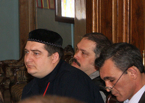 Magomed Mutsolgov (on the left), Ingush human rights defender and member of Expert's Board at the Office of Russian Ombudsman. Photo by the "Caucasian Knot"
 