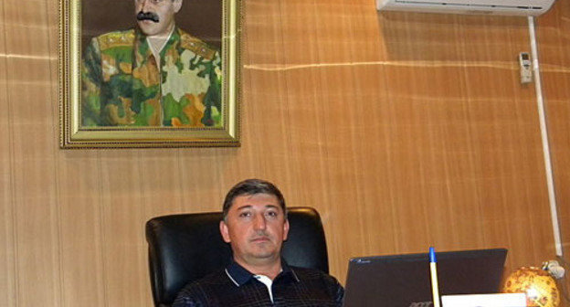 Maksharip Aushev shortly before his death in his office in Nazran. October 12, 2009. Photo by the "Caucasian Knot"