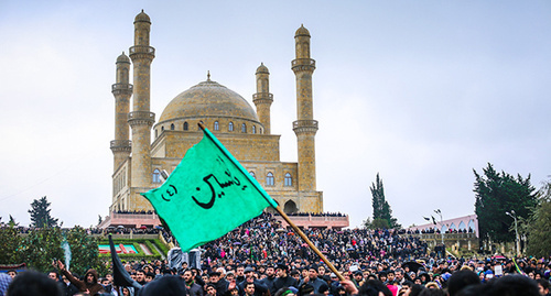 The sanctuary "Nardaran Feast" during the worship service on Day of Ashura on November 4, 2014. Photo by Aziz Karimov for the "Caucasian Knot"