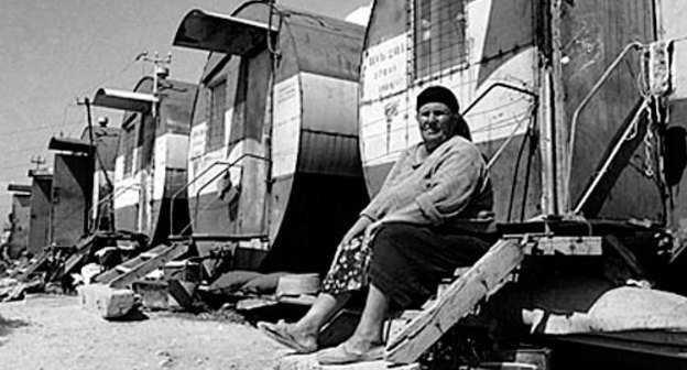 The camp of Armenian refugees from Shaumyan, 1994. Photo by http://ru.wikipedia.org