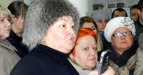 The tenants of the destroyed nine-story apartment house in Kosmonavtov Street. Volgograd, December 2015. Photo by Tatyana Filimonova for the "Caucasian Knot"