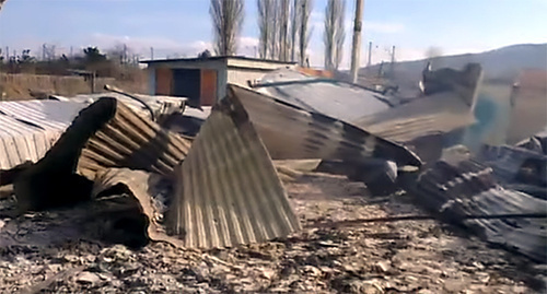 Burned down building of Salafi mosque in Derbent. Screenshot from the video posted by the ‘Caucasian Knot’, https://www.youtube.com/watch?v=Ri_desp1sCY