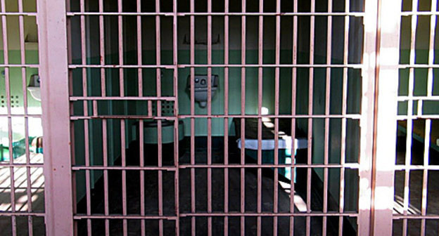 Prison cell. Photo by www.flickr.com/photos/chriscgray