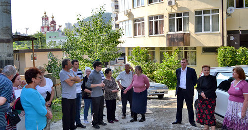 A gathering of defrauded housing investors. Sochi, May 31, 2016. Photo by Svetlana Kravchenko for the "Caucasian Knot"