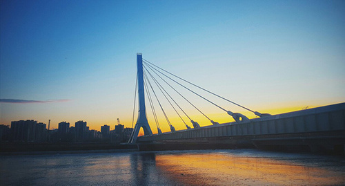 Bridge over the Dudergof Canal in Saint Petersburg. Photo: http://baltic.today/2016/05/01/tuman-retromobili-i-barabany-kak-otkryvali-most-cherez-dudergofskij-kanal/