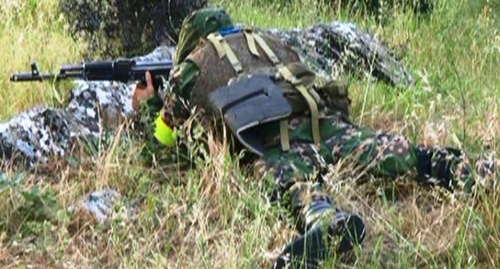 A law enforcer during CTO. Photo: http://nac.gov.ru/kontrterroristicheskie-operacii/segodnya-nochyu-v-hode-kto-v-dagestane.html