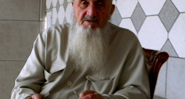 Magomed-Hadji Aushev in the yard of his house in Nazran, Ingushetia, August 26, 2010. Photo by the "Caucasian Knot"