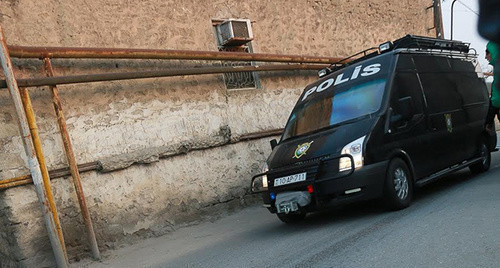 A police car in the street of Nardaran. Photo by Aziz Karimov for the "Caucasian Knot"