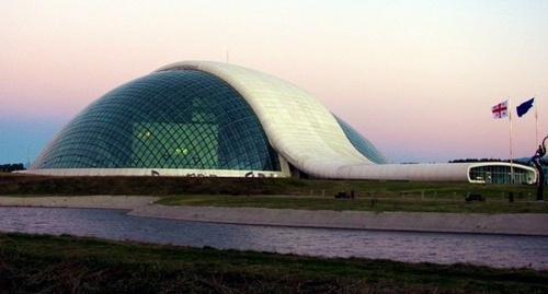 Georgian parliament building in Kutaisi. Photo by Yulia Kasheta for the 'Caucasian Knot'. 