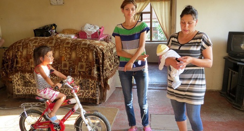 The Stepanyan family of refugees from Azerbaijan in Nagorny Karabakh. Photo by Alvard Grigoryan for the "Caucasian Knot"