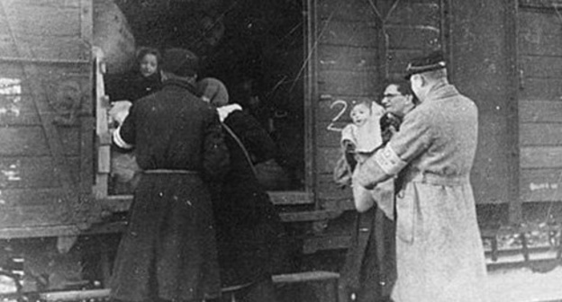 Deportation of Karachay and Balkar people. Photo: http://karachai.ucoz.ru