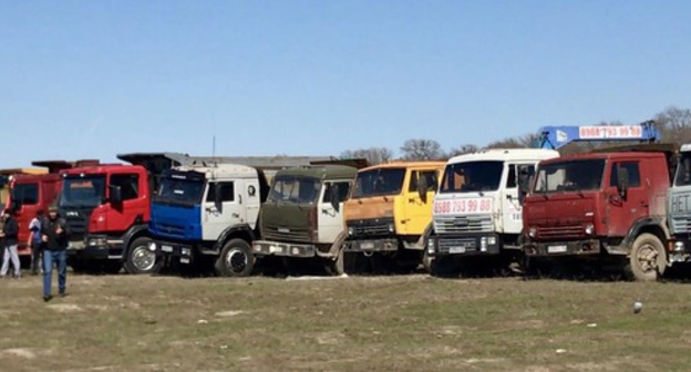 Protest action by truck drivers in Dagestan, April 4, 2017. Photo by Patimat Makhmudova for the 'Caucasian Knot'. 