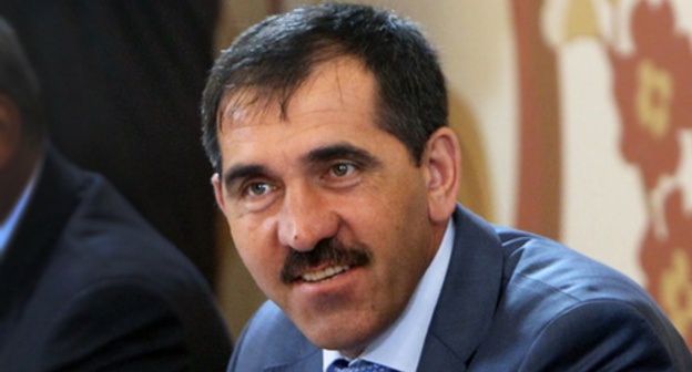 Yunus-Bek Evkurov. Photo http://osinform.org/58893-yunus-bek-evkurov-prizval-ne-nakalyat-obstanovku.html